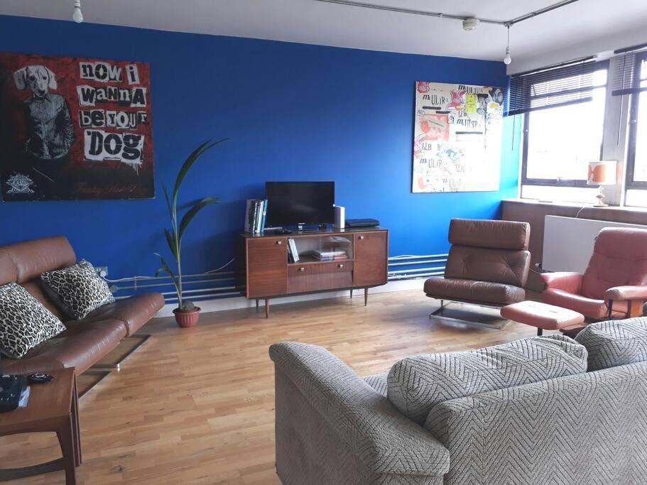 Trendy, Urban Open Plan Apartment Bristol Eksteriør billede